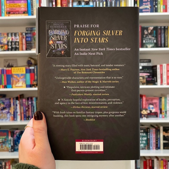 Fantasy Book: Carving Shadows into Gold by Brigid Kemmerer - Picture 3 of 5